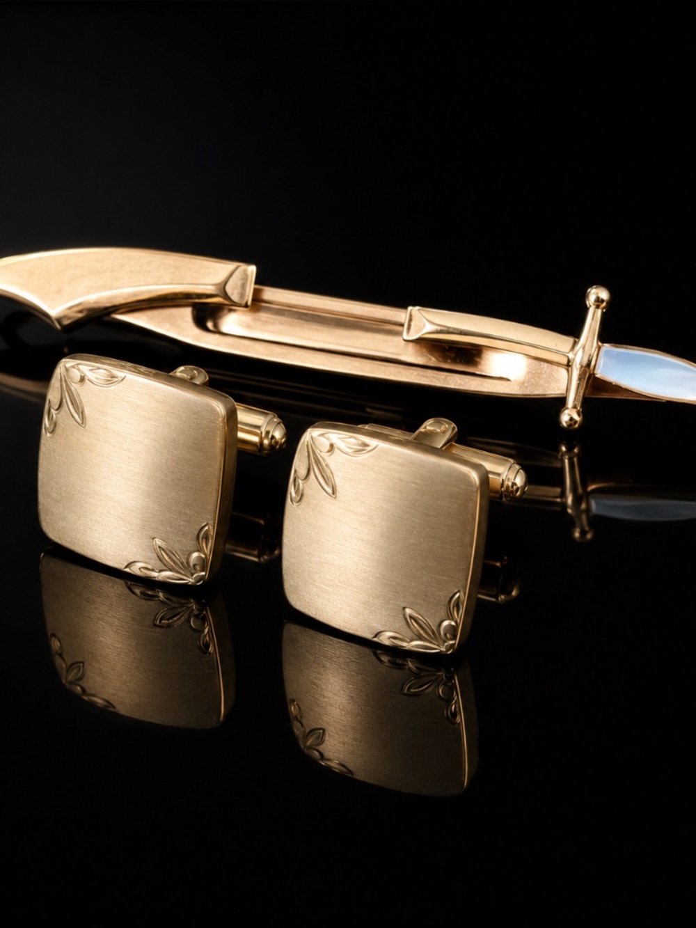 Vintage Flex-Let Quality USA Cufflinks & Swank Sword Tie Bar Set